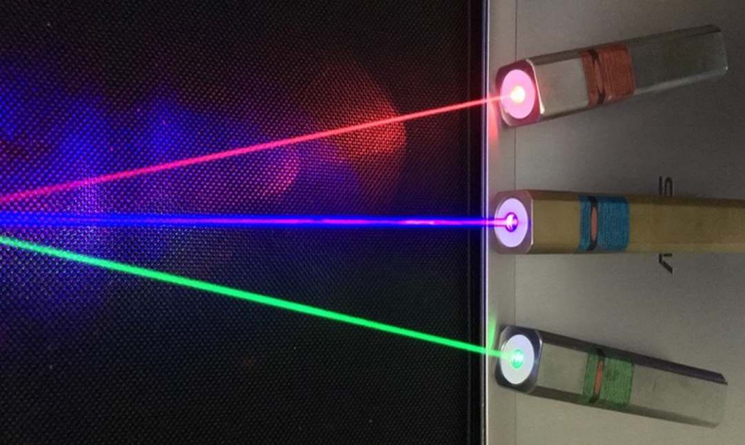 Nhiều laser khí làm từ Ne